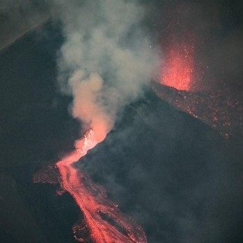 Diario Frontera, Frontera Digital,  LAVA LAS PALMAS, Internacionales, ,El volcán de La Palma -España- no está dormido: 
Vuelve a expulsar lava tras una mínima tregua