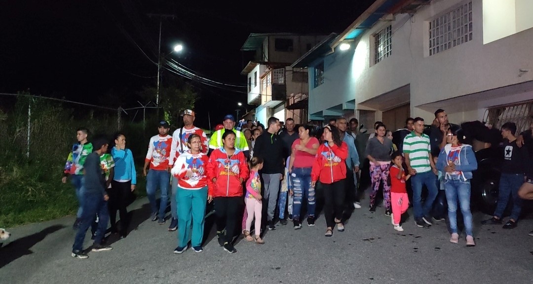 Diario Frontera, Frontera Digital,  Lomas de Los Maitines, alumbrado público, Regionales, ,Alcalde Jesús Araque recuperó Alumbrado Público en Lomas de Los Maitines