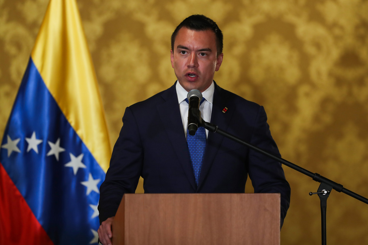 Diario Frontera, Frontera Digital,  Internacionales, ,El presidente de Ecuador, Daniel Noboa, habla luego de condecorar al opositor Edmundo González Urrutia, con la Orden Nacional al Mérito en el grado de Gran Collar este martes en el Palacio de Gobierno en Quito (Ecuador). Foto: EFE/ José Jácome,Derrota en el referéndum obliga al presidente de Ecuador a cambiar a seis ministros