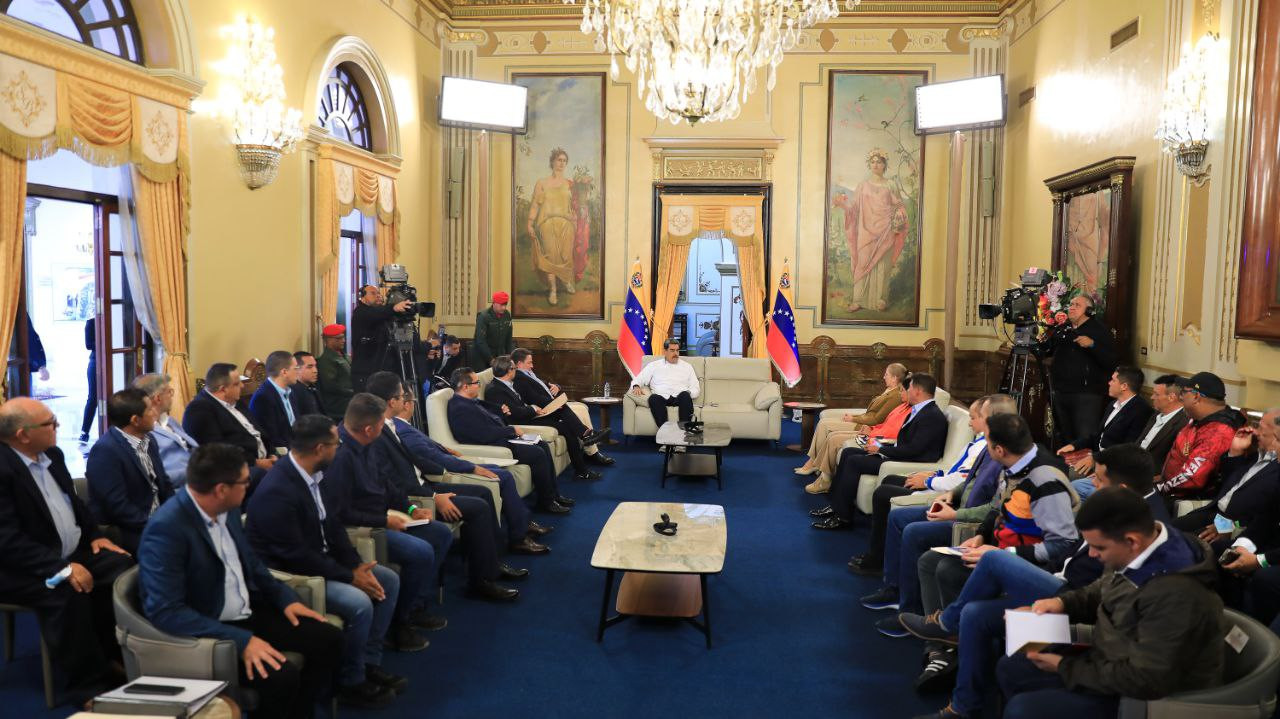 Diario Frontera, Frontera Digital,  Nacionales, ,Maduro se reúne en Miraflores con los 50 alcaldes electos de oposición