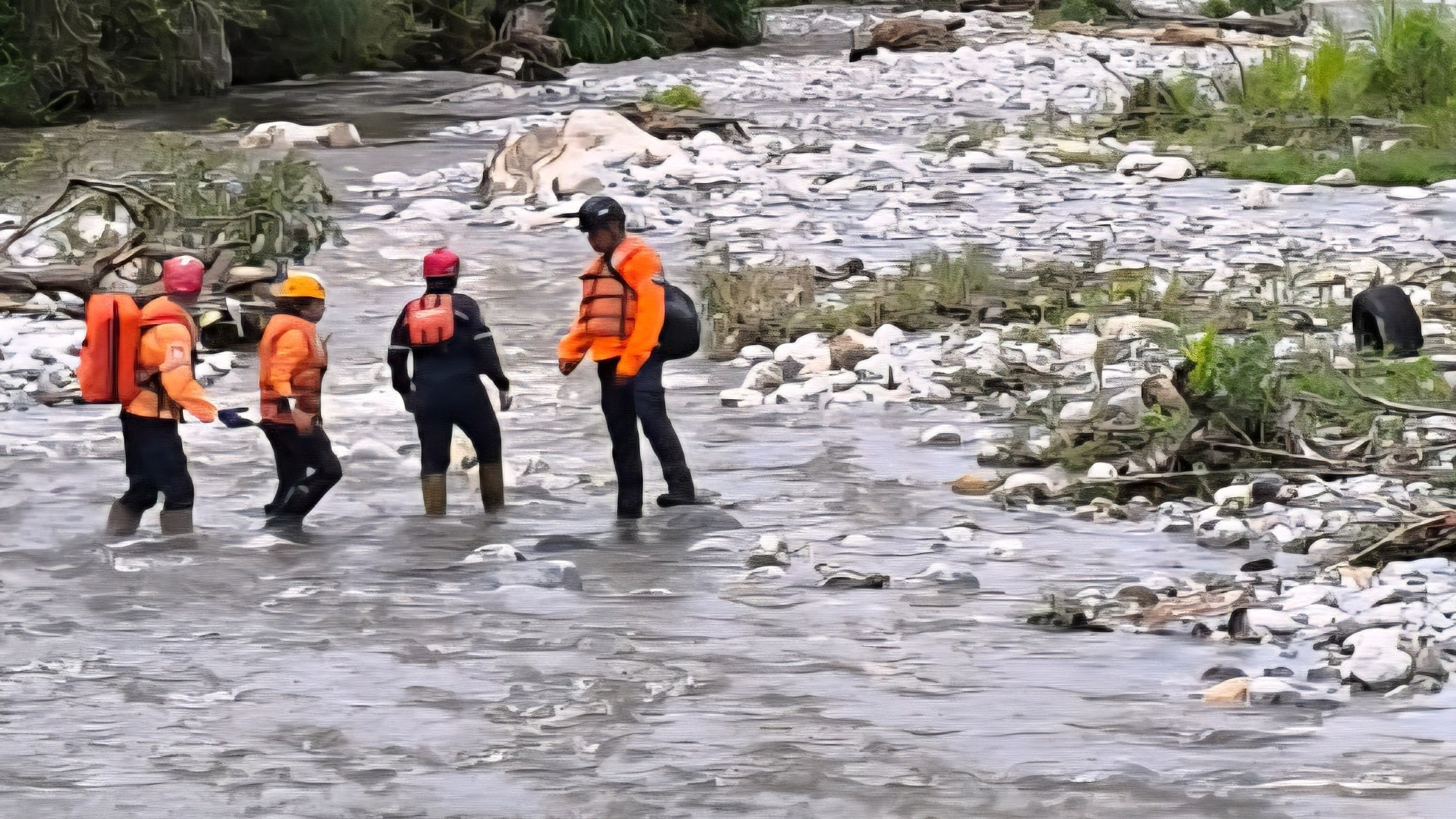 http://fronteradigital.com.ve/Autoridades buscan a Belquis Mora tras ser arrastrada por el río Chama