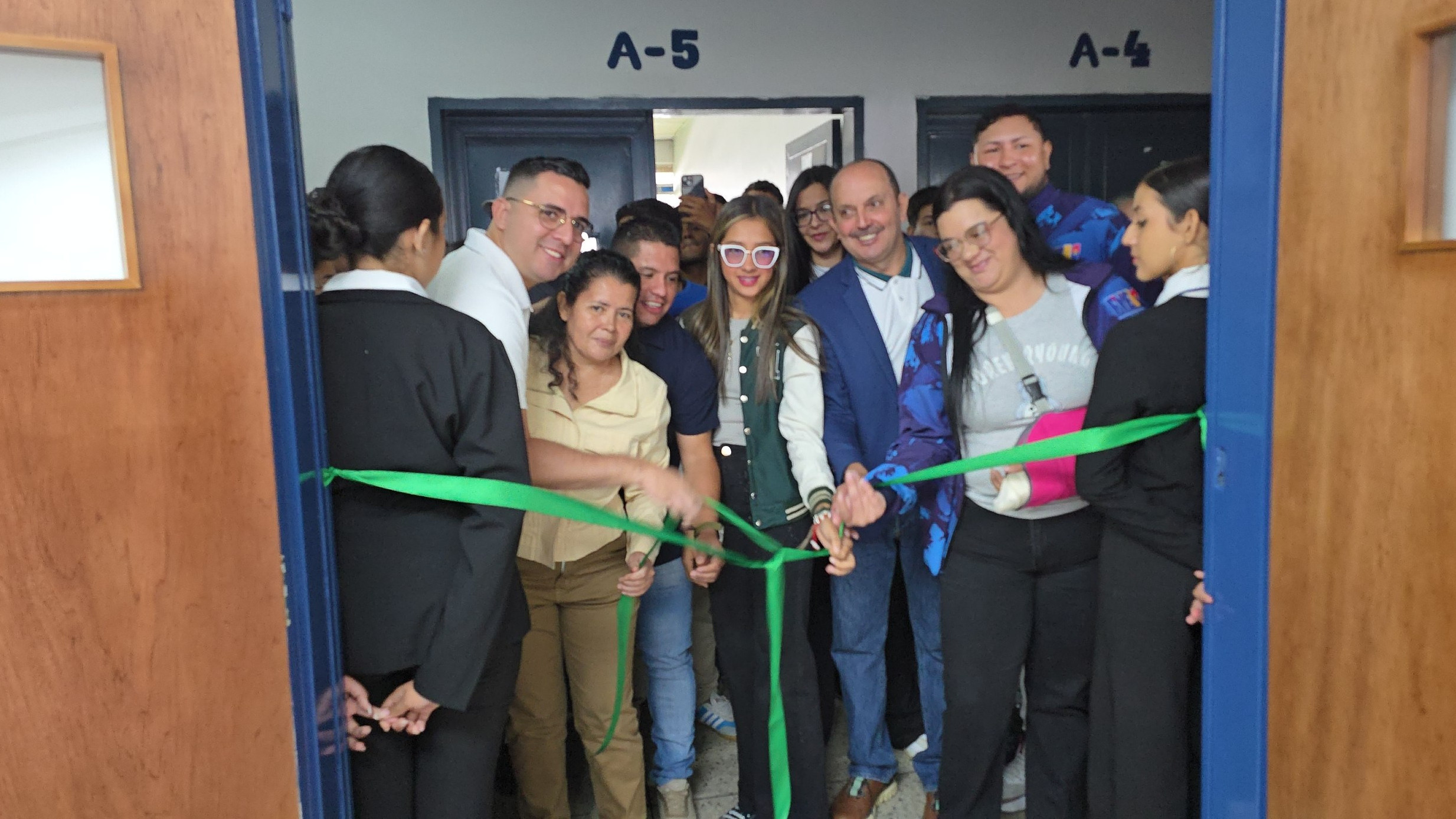 http://fronteradigital.com.ve/Gobernador Arnaldo Sánchez entregó laboratorios de alta tecnología
