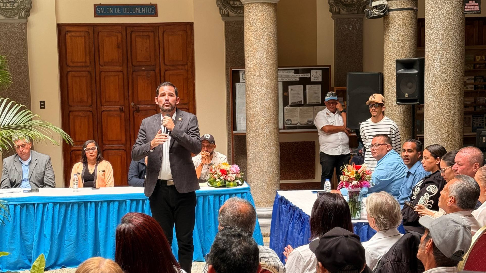 http://fronteradigital.com.ve/La Alcaldía de Mérida otorgó reconocimiento a la labor 
de quienes hicieron brillar la Semana Mayor 2026