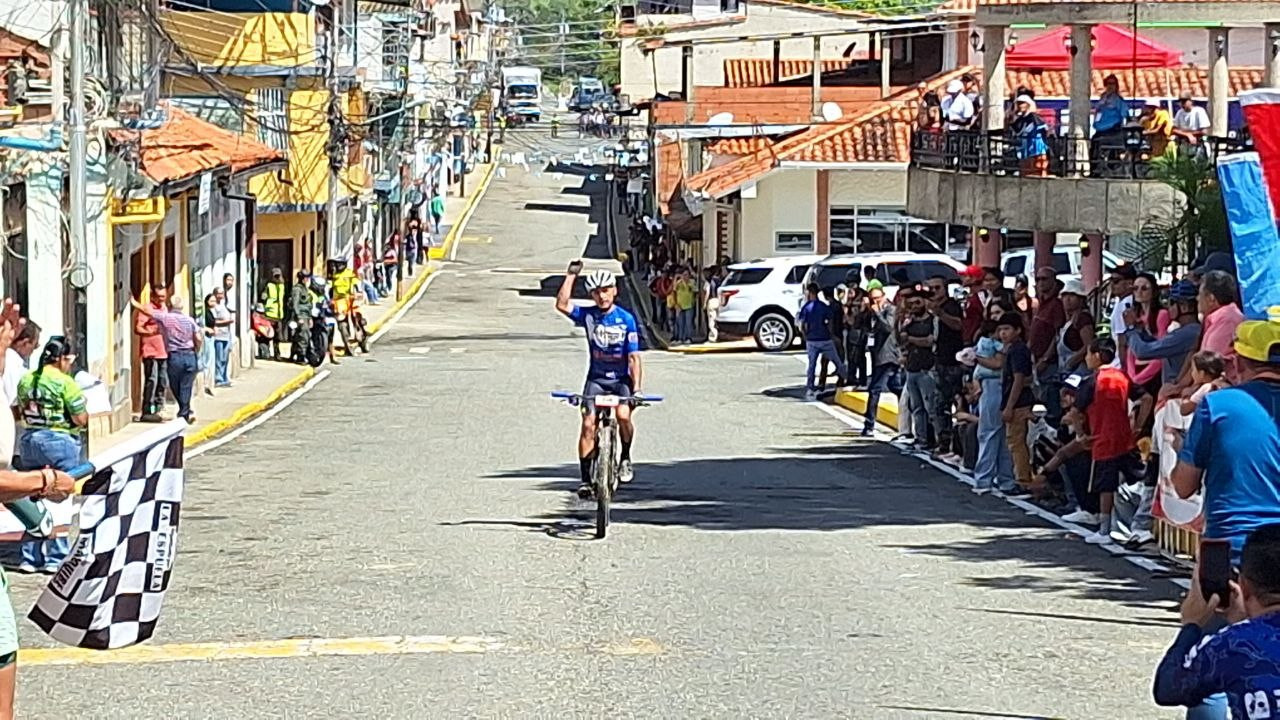 http://fronteradigital.com.ve/Jhon Jairo Botero gana la tercera etapa de la Vuelta a La Azulita