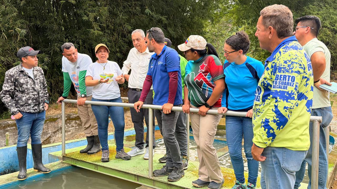 http://fronteradigital.com.ve/Despliegue del CLEBM fortalece atención en ambiente, agua y salud 
en los municipios Sucre y Caracciolo Parra y Olmedo