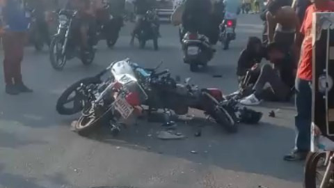 http://fronteradigital.com.ve/Dos motorizados heridos al impactar de frente en El Vigía