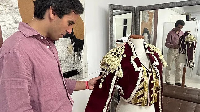 http://fronteradigital.com.ve/HISTORIA DEL TRAJE GOYESCO || El viaje de Juan Ortega al tiempo de Goya a través de un traje de alta costura: "Es importante hacer pedagogía, contar el toreo en otros sectores de la cultura"