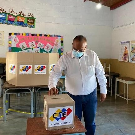 Diario Frontera, Frontera Digital,  ALCIDES MONSALVE CEDILLO, Politica, ,Alcides Monsalve Cedillo ejerció su voto en el Central