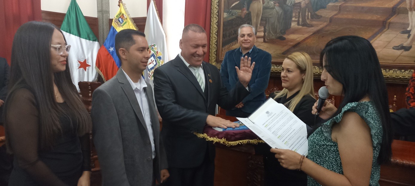 Diario Frontera, Frontera Digital,  JESUS ARAQUE RUIZ, Politica, ,Alcalde Jesús Araque acompañó juramentación de autoridades del Concejo Municipal de Libertador