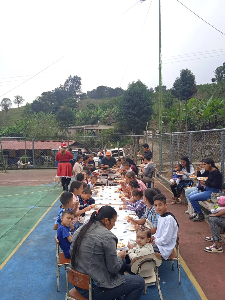 Diario Frontera, Frontera Digital,  Mocoties, ,Alegría en tiempos de navidad para los niños de la comunidad de las Mesas de Santa Rita en Zea