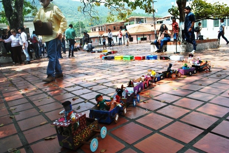 Diario Frontera, Frontera Digital,  CARMEN DELIA BENCOMO, TREN DE COLORES, VALLE DEL MOCOTÍES, ALCALDÍA DE TOVaR, Mocoties, ,En Tovar los niños realizaron tren de colores 
en homenaje a Carmen Delia Bencomo