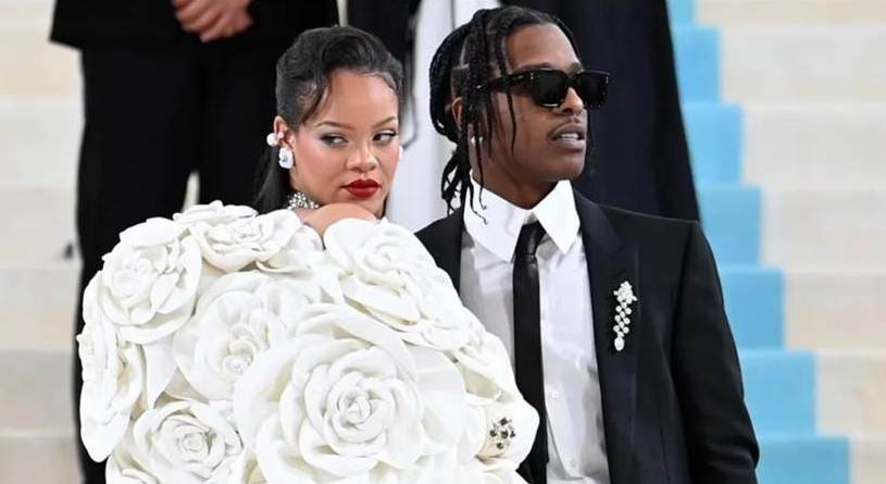 Diario Frontera, Frontera Digital,  RIHANNA, Farándula, ,Rihanna volvió a ser madre 
y compartió las primeras fotos de su bebé