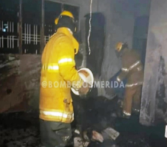Diario Frontera, Frontera Digital,  Deportes, ,Bomberos indaga causa del incendio
de una estructura en Tucaní