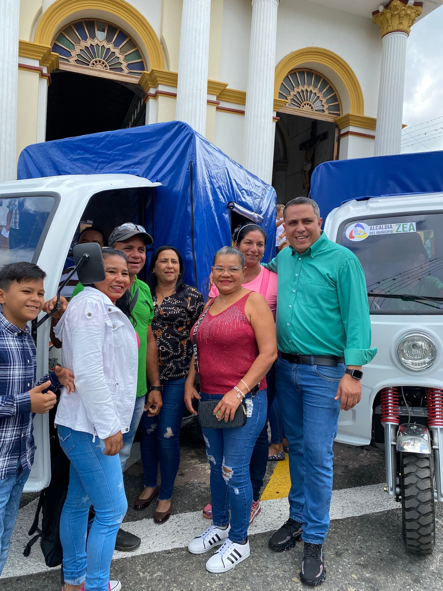 Diario Frontera, Frontera Digital,  Mocoties, ,Alcalde Víctor Bustamante entregó unidades de MotoBus a las comunidades