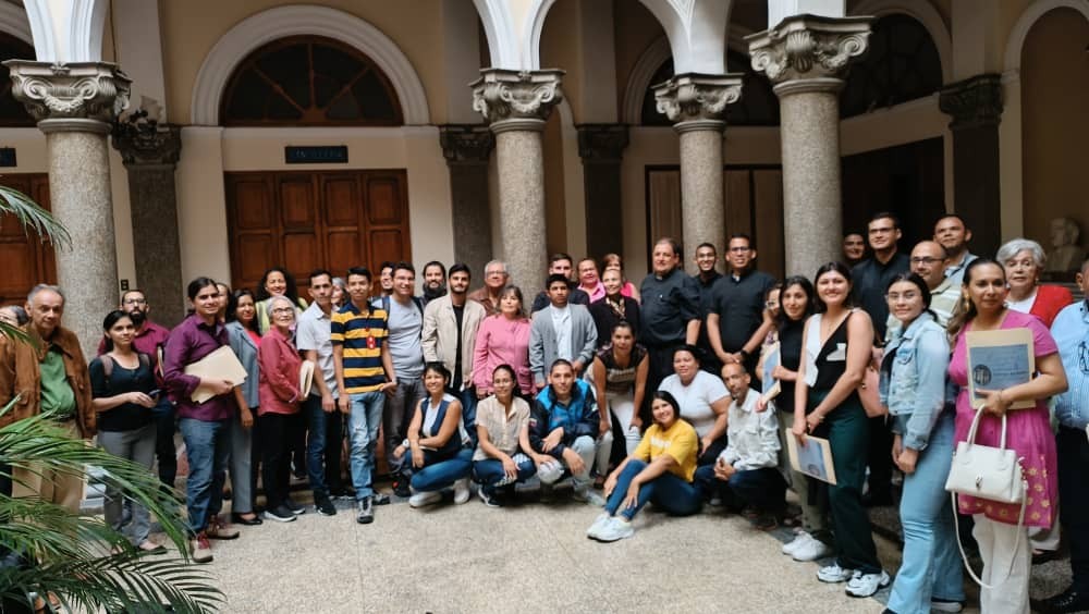Diario Frontera, Frontera Digital,  Opinión, ,“Los archivos: Tesoros de la Mérida estudiantil” por Padre Edduar Molina Escalona