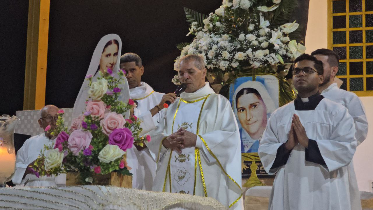 Diario Frontera, Frontera Digital,  Regionales, ,Las reliquias de ambos santos recorrerán las parroquias de la arquidiócesis hasta el 27 de diciembre, día en el que se celebrará una eucaristía de clausura en este año jubilar, destacando a estos santos como faros de esperanza para el país,Comunidad merideña rinde honor a José Gregorio Hernández y Carmen Rendiles