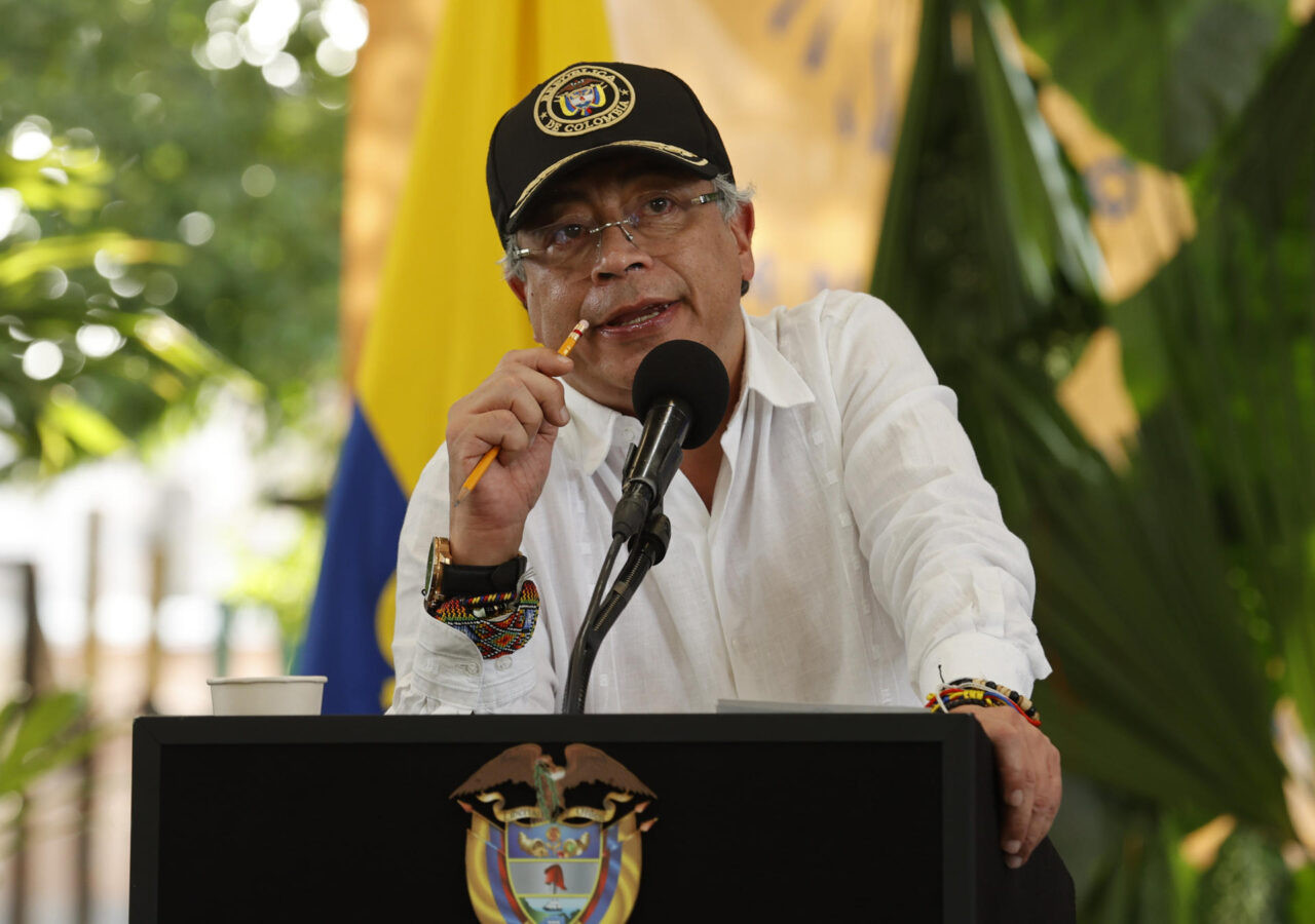 Diario Frontera, Frontera Digital,  Internacionales, ,Petro ha dicho varias veces que el Cartel de los Soles —un grupo de narcotraficantes catalogado como organización terrorista por Estados Unidos— no existe | Foto EFE/ Mauricio Dueñas Castañeda,Uribe y Pastrana exigen a Petro aclarar su vínculo con Nicolás Maduro