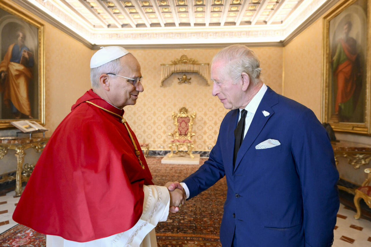 Diario Frontera, Frontera Digital,  Internacionales, ,Histórico: el Papa y el rey Carlos III rezaron juntos en la Capilla Sixtina