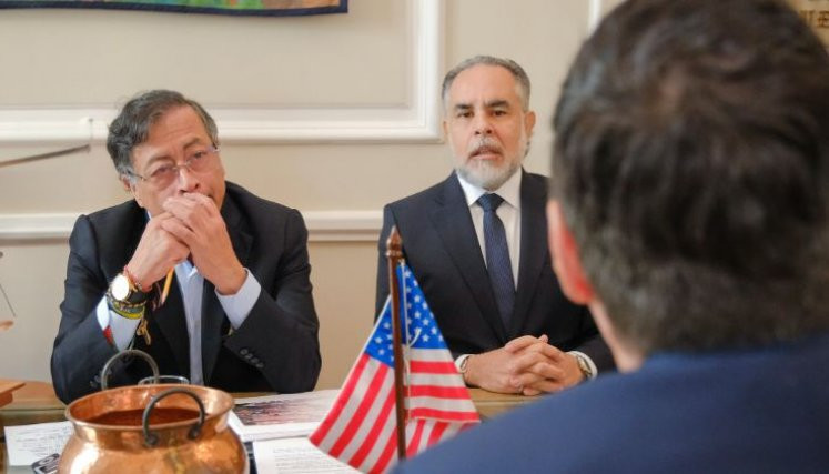 Diario Frontera, Frontera Digital,  Internacionales, ,El ministro del Interior, Armando Benedetti, rechazó la inclusión al aseverar que “Por haber defendido la dignidad del país y que el presidente no es un narcotraficante, me meten en la lista OFAC sin yo haberlos agredido. Eso demuestra que todo imperio es injusto y que su lucha antidrogas es una farsa armamentista.,Colombia: Reacciones divididas tras la inclusión de Petro,
 su familia y Benedetti en la lista Clinton de EE.UU.