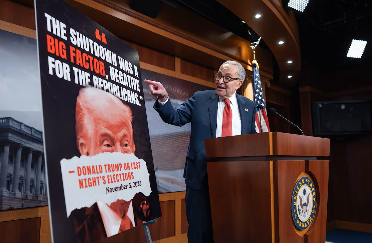 Diario Frontera, Frontera Digital,  Internacionales, ,El líder de la minoría demócrata en el Senado, Chuck Schumer, habla ate la prensa en Washington, el miércoles pasado. J. Scott Applewhite (AP),Demócratas y republicanos llegan a un acuerdo en el Senado 
para poner fin al cierre del Gobierno de Estados Unidos