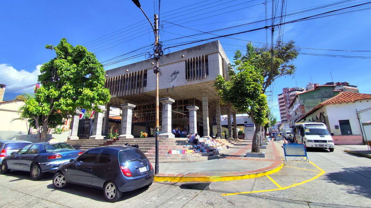 Diario Frontera, Frontera Digital,  Regionales, ,Los trabajos de recuperación y rescate de las instalaciones es una preocupación del alcalde Nelson Álvarez, quien trabaja por lograr una ciudad más humana,Comenzaron trabajos de recuperación de la Biblioteca Bolivariana de Mérida