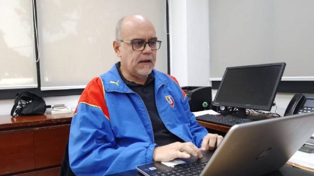 Diario Frontera, Frontera Digital,  Nacionales, ,Foto: Archivo / Profesor José Gregorio Afonso, presidente de la APUCV,Aguinaldos de los profesores universitarios 
retrocedieron 90 % su valor desde 2022