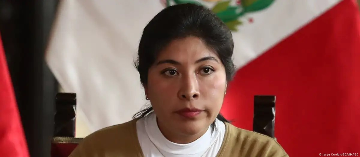 Diario Frontera, Frontera Digital,  Internacionales, ,Chávez, juzgada desde marzo de 2025, enfrenta una pena de 25 años de prisión. Se encuentra desde hace 18 días en la residencia de la embajada de México en Lima a la espera de un salvoconducto para salir del país,Perú ordena captura de ex primera ministra Betssy Chávez