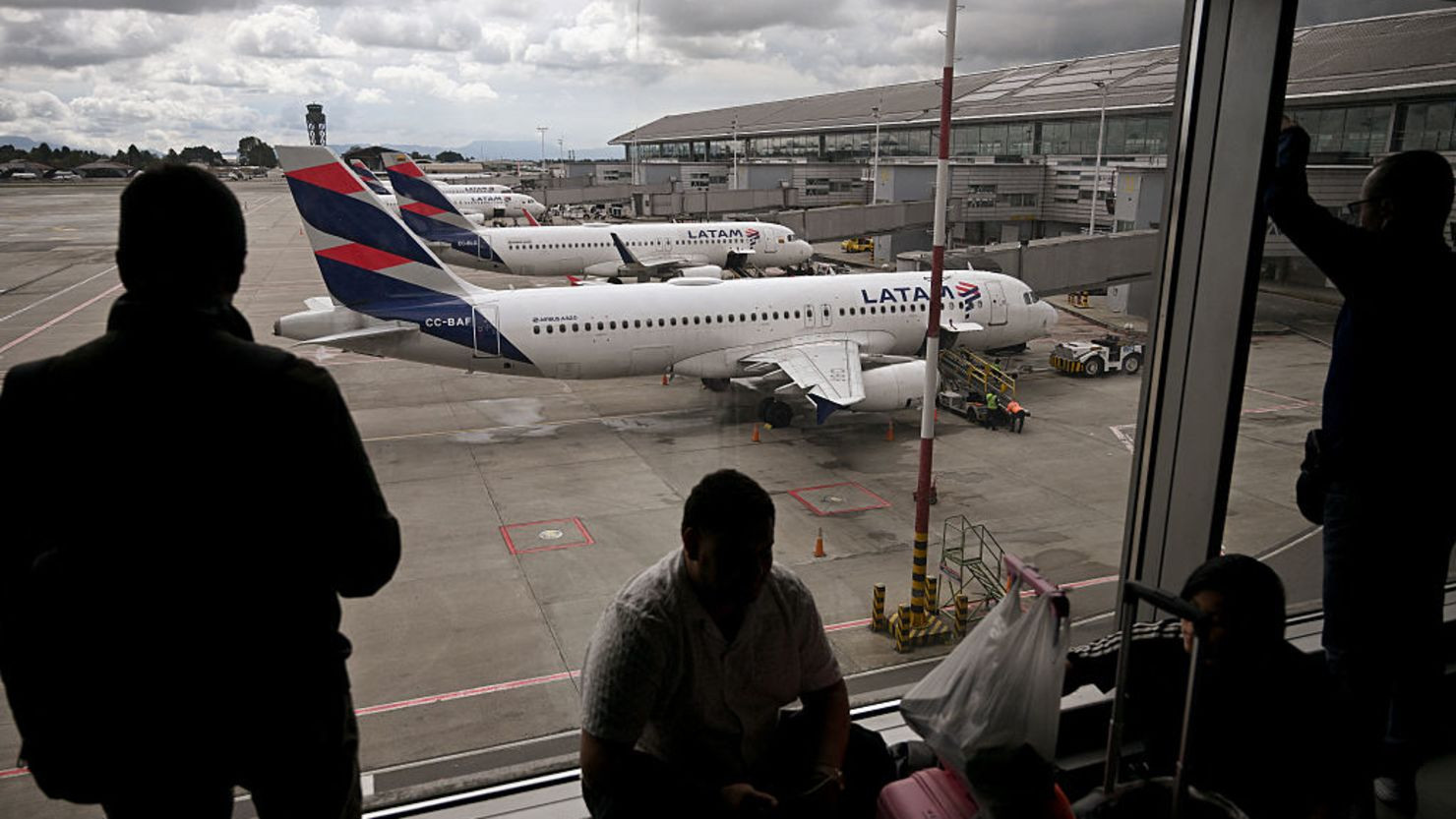 Diario Frontera, Frontera Digital,  Nacionales, ,Otras aerolíneas como Copa, Wingo, Boliviana de Aviación, Satena, lo mismo que las locales Avior y Conviasa (estatal) mantienen sus operaciones con normalidad.,Culminó sin anuncio de sanciones o permisos el ultimátum del gobierno de Maduro a las aerolíneas