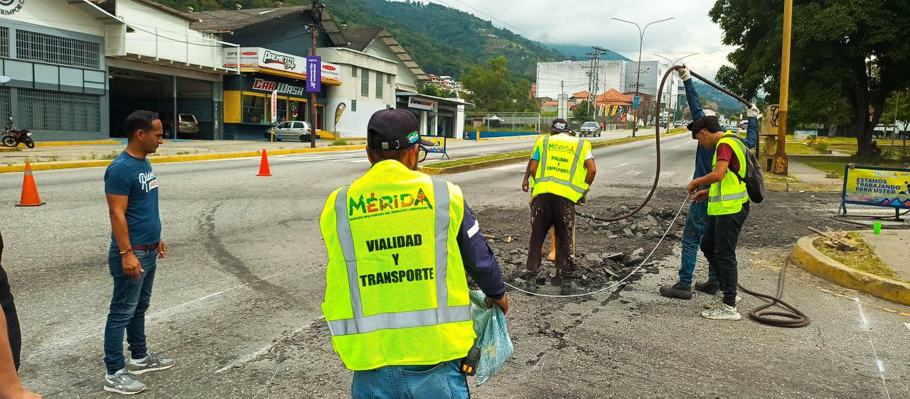 Diario Frontera, Frontera Digital,  Regionales, ,Habitantes de la parroquia Lasso de la Vega celebraron la ejecución de esta obra largamente esperada,Gobierno Bolivariano ejecuta Operativo de Bacheo