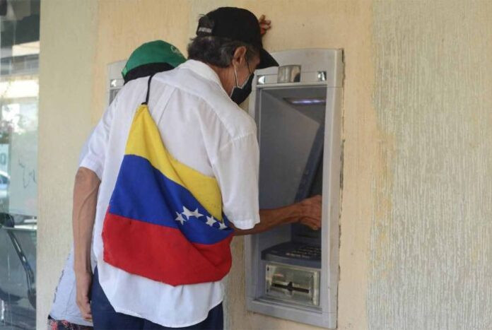 Diario Frontera, Frontera Digital,  Nacionales, ,En la publicación de Banca y Negocio aseguran que fuentes del sector financiero indican que la principal causa de este fenómeno no fue una estrategia de modernización, sino una respuesta forzada a la hiperinflación registrada entre 2016 y 2017,En Venezuela: Número de cajeros automáticos se ha desplomado en un 62%