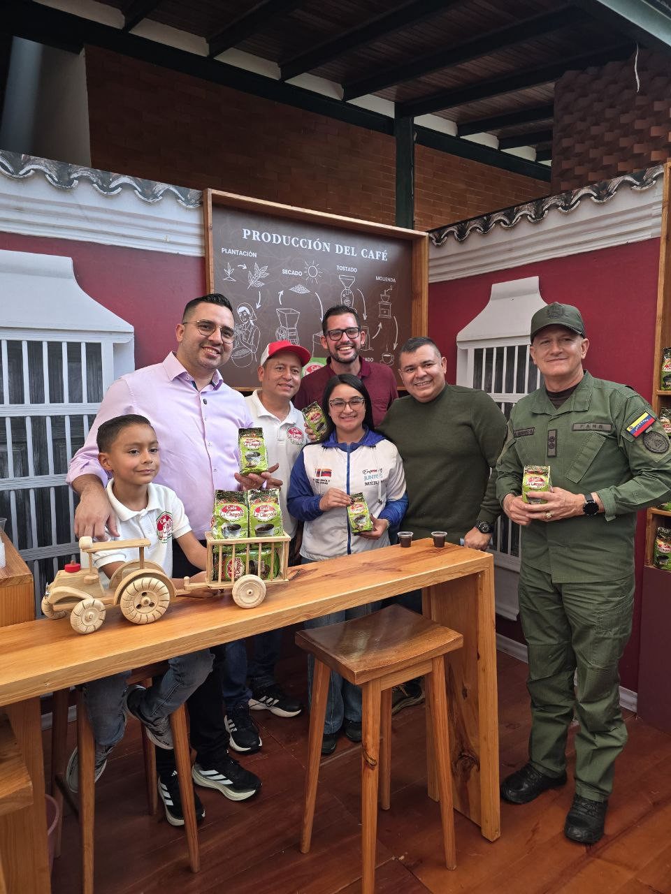 Diario Frontera, Frontera Digital,  Regionales, ,En Mérida se inauguró la Expo Navidad Fomdes 2025