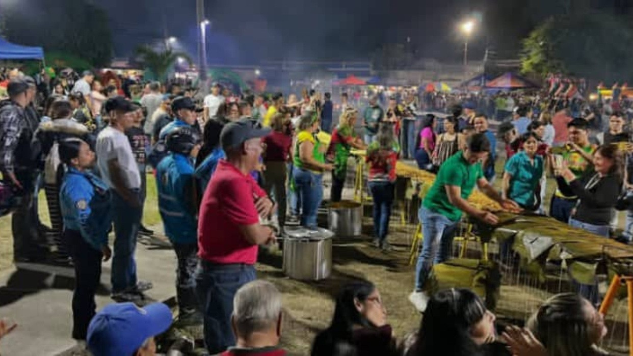 Diario Frontera, Frontera Digital,  Nacionales, ,Trujillanos rompen récord con una hallaca de 33 metros