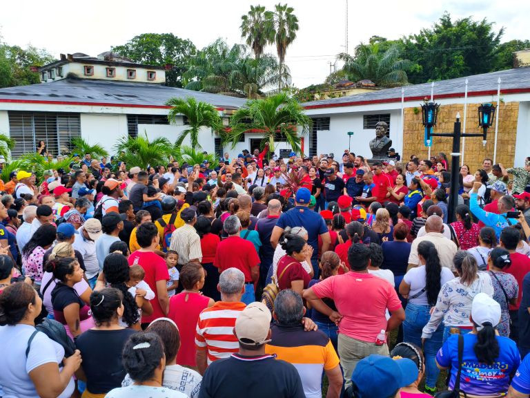 Diario Frontera, Frontera Digital,  Politica, ,La actividad fue presidida por el jefe político del PSUV en Mérida, Arnaldo Sánchez, quien estuvo acompañado por alcaldes, enlaces políticos, estructura de base de los ejes Panamericano, Metropolitano, Pueblos del Sur, Páramo y Valle del Mocotíes,PSUV Mérida juramentó Comandos de Comunidades Bolivarianas Integrales