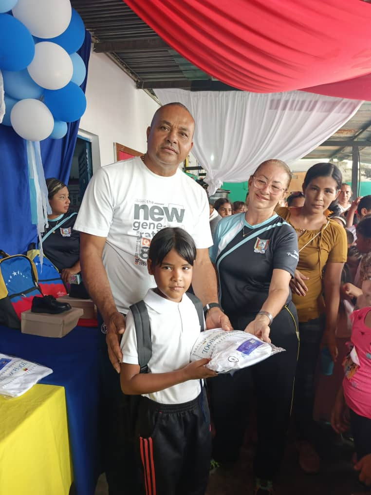 Diario Frontera, Frontera Digital,  El Vigía Panamericana, ,Estudiantes de la escuela José Ananías Márquez recibieron 334 kits escolares