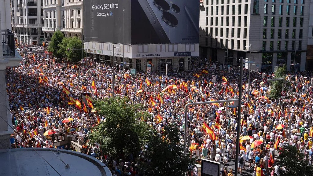 Diario Frontera, Frontera Digital,  Internacionales, ,“Mafia o democracia”: Opositores protestan contra presunta corrupción de Pedro Sánchez en España