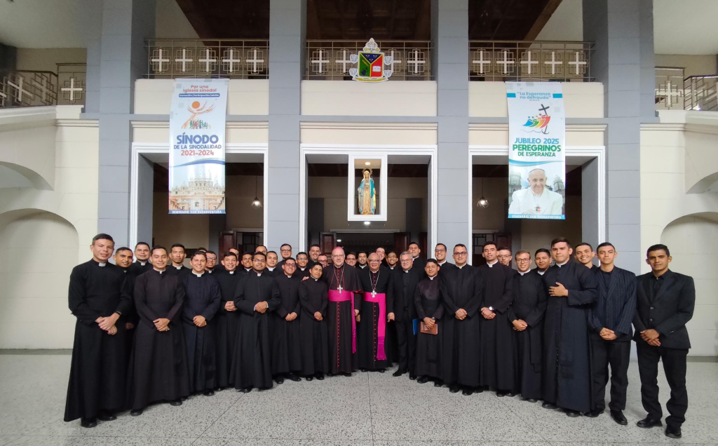 Diario Frontera, Frontera Digital,  Opinión, ,El Nuncio Apostólico, un paso de esperanza por Mérida por Padre Edduar Molina