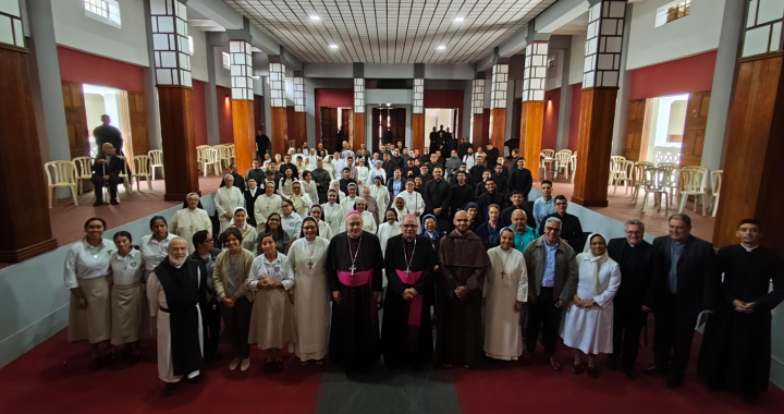 Diario Frontera, Frontera Digital,  Regionales, ,El Nuncio Apostólico cerró su visita a Mérida en un encuentro con seminaristas y comunidades religiosas