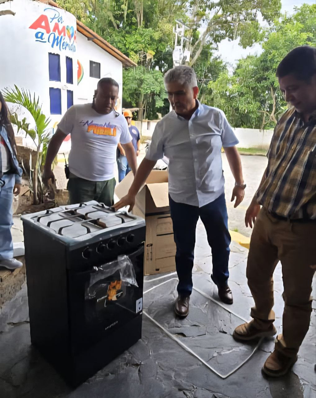 Diario Frontera, Frontera Digital,  Regionales, ,Empresa de lácteos donó cuarenta cocinas para damnificados de Mérida
