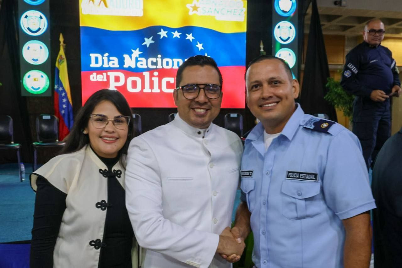 Diario Frontera, Frontera Digital,  Regionales, ,Delia Vera acompañó al gobernador Arnaldo Sánchez en la conmemoración del Día Nacional del Policía