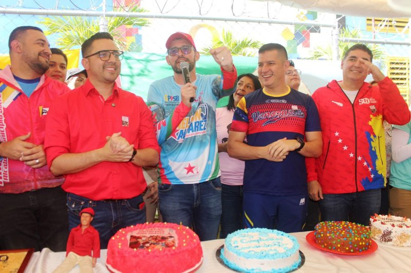 Diario Frontera, Frontera Digital,  Politica, ,La celebración inició con una caravana desde la casa del Partido Socialista Unido de Venezuela (PSUV), que recorrió la avenida Urdaneta y las principales calles de la ciudad de Mérida, hasta llegar a la Bases de Misiones Hugo Chávez Frías.,Revolucionarios merideños regalaron victoria electoral en el 71 aniversario del comandante Chávez