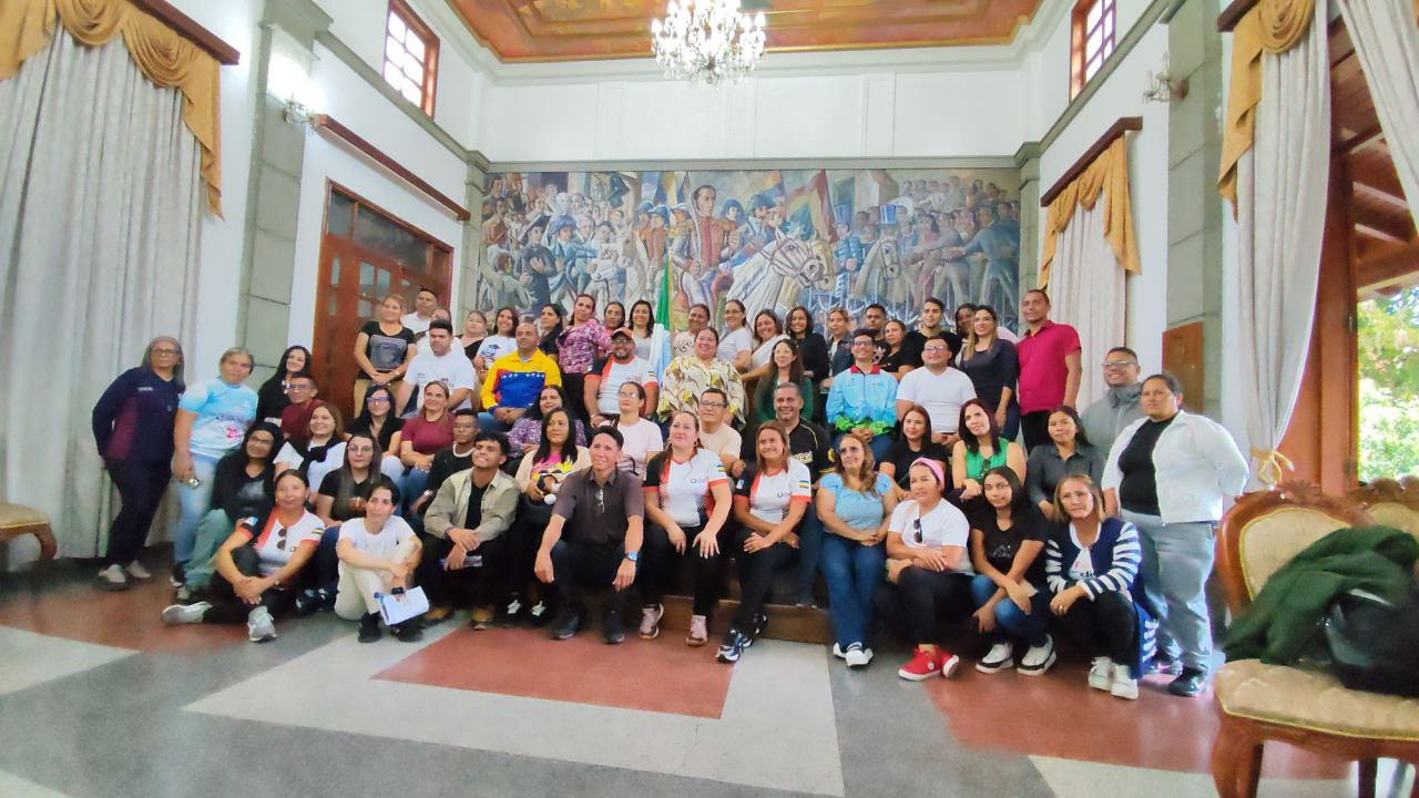 Diario Frontera, Frontera Digital,  Regionales, ,Gobernación de Mérida abanderó delegación al 1er congreso Pedagógico de Maestros y Maestras