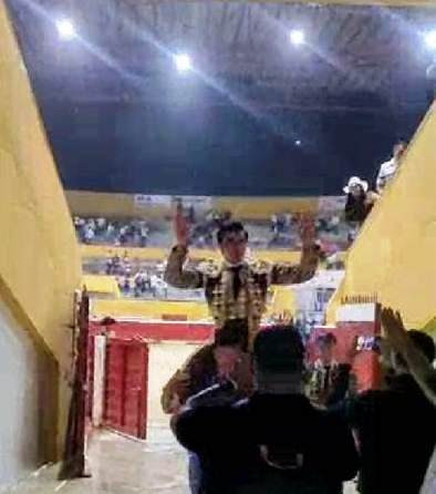 Diario Frontera, Frontera Digital,  Entretenimiento, Mocoties, ,“Colombo” estrena la Puerta Grande con oreja para el debutante De Miranda