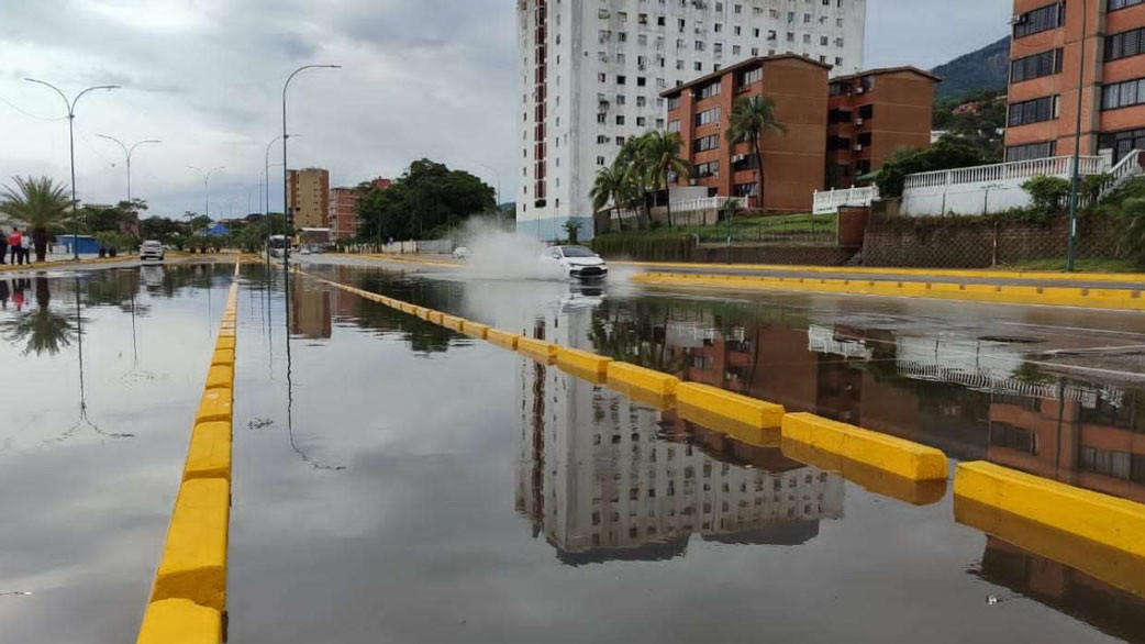 Diario Frontera, Frontera Digital,  Nacionales, ,Fuertes lluvias causan estragos en Caracas, La Guaira, Miranda, Carabobo y Aragua