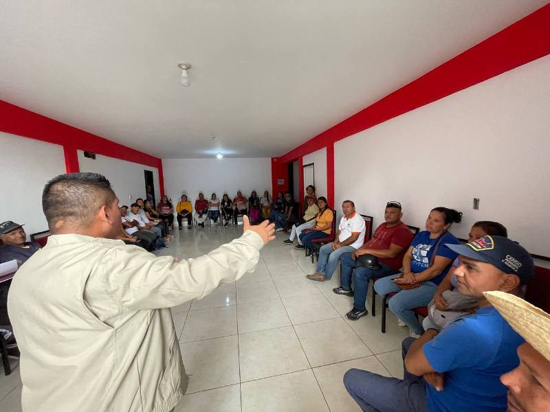 Diario Frontera, Frontera Digital,  Regionales, ,Rodríguez reiteró su respaldo a los dueños de establecimientos improvisados y demás comerciantes no formales y, una vez más solicitó un voto de confianza en esta tarea, para hacer valer la ordenanza Sobre el Uso de Áreas y Espacios Públicos,Alcalde Jesús Rodríguez evalúa junto a comerciantes informales espacios para su reubicación