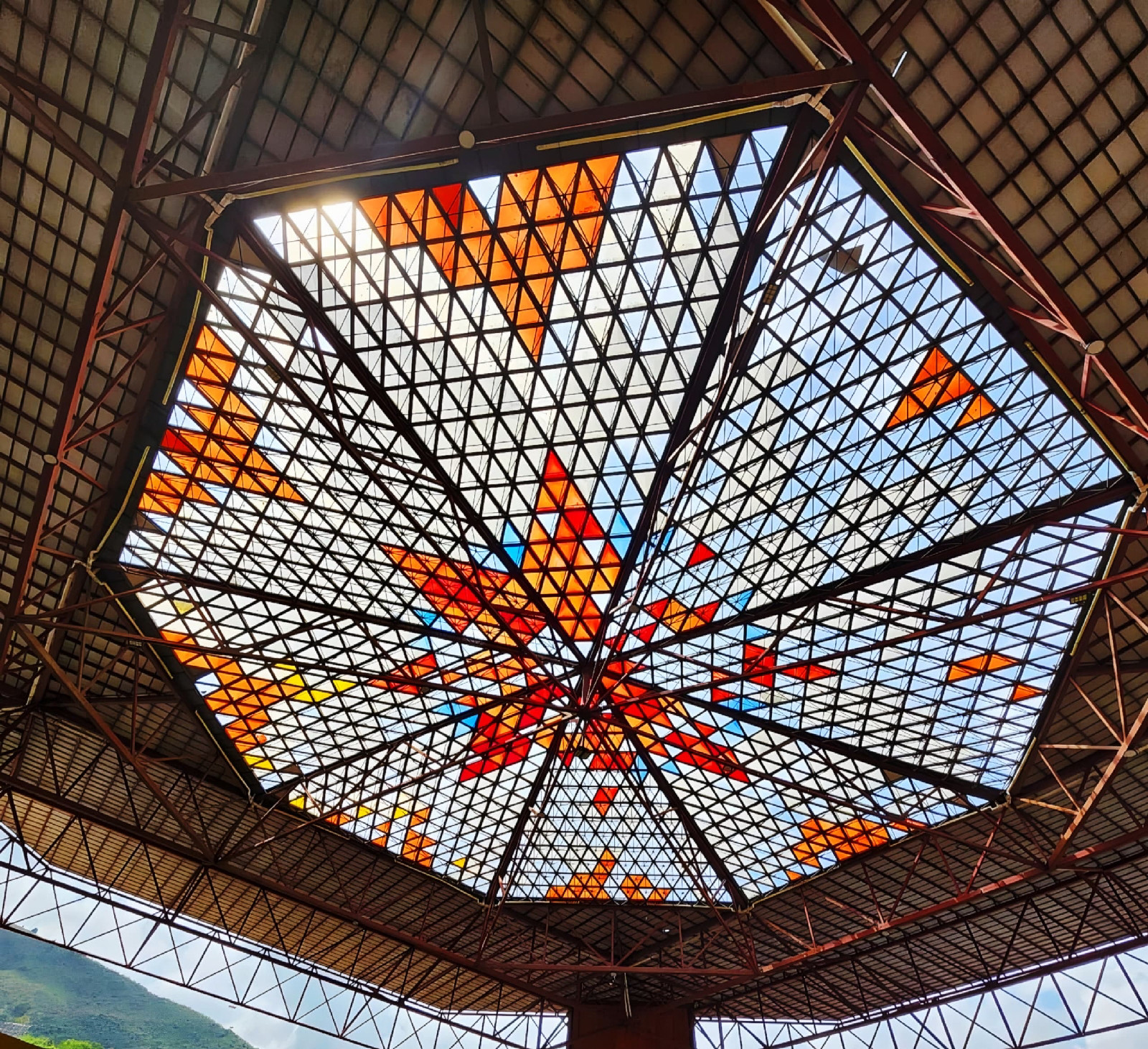 Diario Frontera, Frontera Digital,  Mocoties, ,Urge salvar "La Rosa de Los Vientos", el techo del Coliseo de Tovar