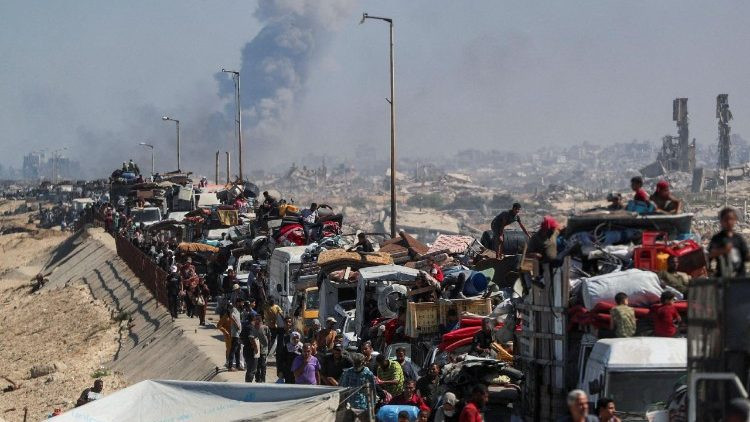 Diario Frontera, Frontera Digital,  Internacionales, ,Cerca de 500.000 palestinos han abandonado la mayor ciudad del territorio palestino en las últimas horas, según datos de las FDI, de un millón aproximadamente que se encuentran en el lugar, según estimaciones de Naciones Unidas.,500.000 palestinos ya han huido de la ciudad 
mientras los bombardeos dejan medio centenar muertos