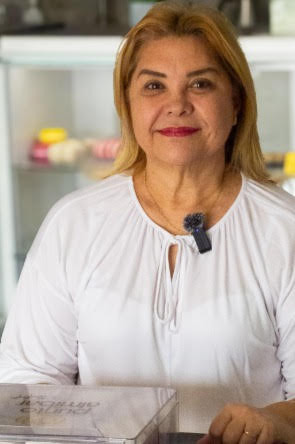 Diario Frontera, Frontera Digital,  Regionales, ,Violeta Centeno, emprendedora de Araure, estado Portuguesa, quien fue invitada para presentar su empresa familiar “Cacao La Coromoto” y su línea de chocolates artesanales “Bean to Bar”,Violeta Centeno presentará “Violet´s Chocolates” 
en el IV Congreso Nacional y I Congreso Internacional del Cacao