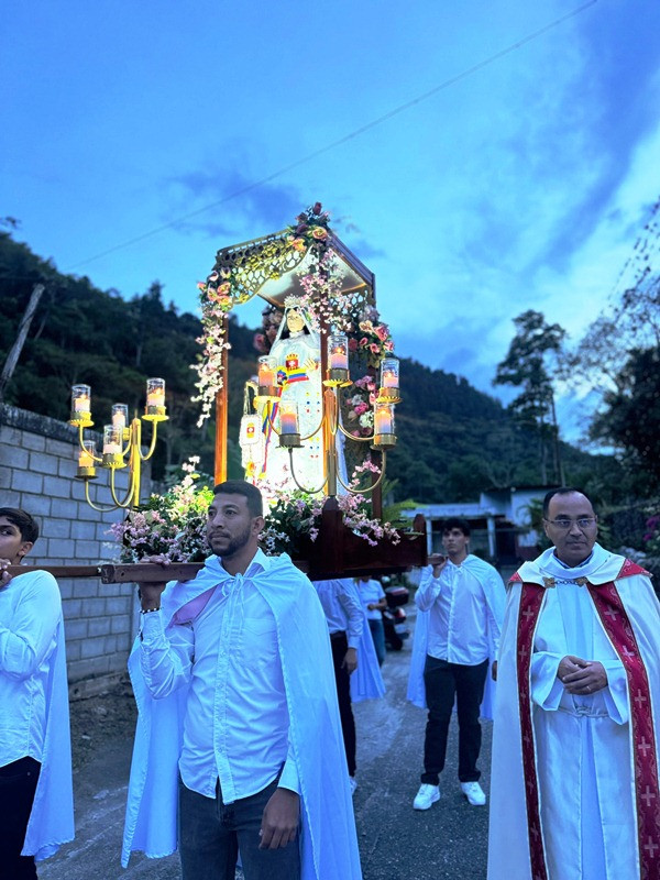 Diario Frontera, Frontera Digital,  Regionales, ,Con lleno de Fe, Zea inició el camino 
hacia las fiestas patronales con emotivo Lucernario