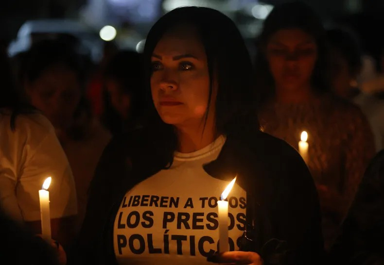 Diario Frontera, Frontera Digital,  Nacionales, ,Familiares de presos políticos en el Rodeo I cumplen con vigilia durante 16 noches