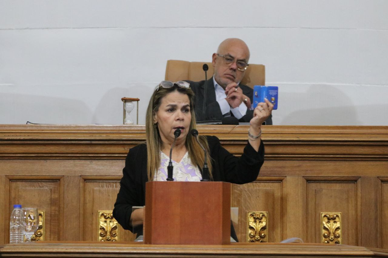 Diario Frontera, Frontera Digital,  Nacionales, ,“Los dos únicos presos políticos en Venezuela son Maduro y Cilia”, según Iris Varela